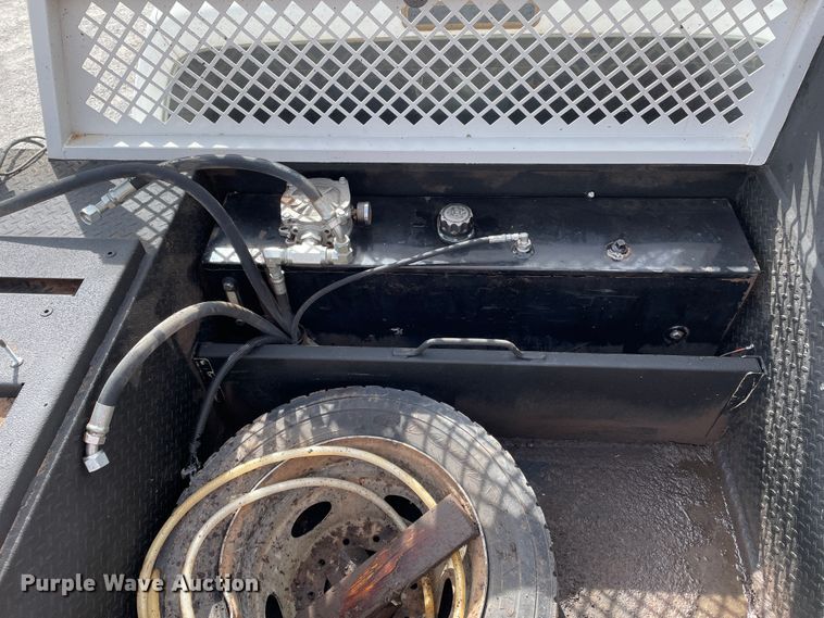 image for item DN0231 2015 Ford F550  SuperCab utility / service truck