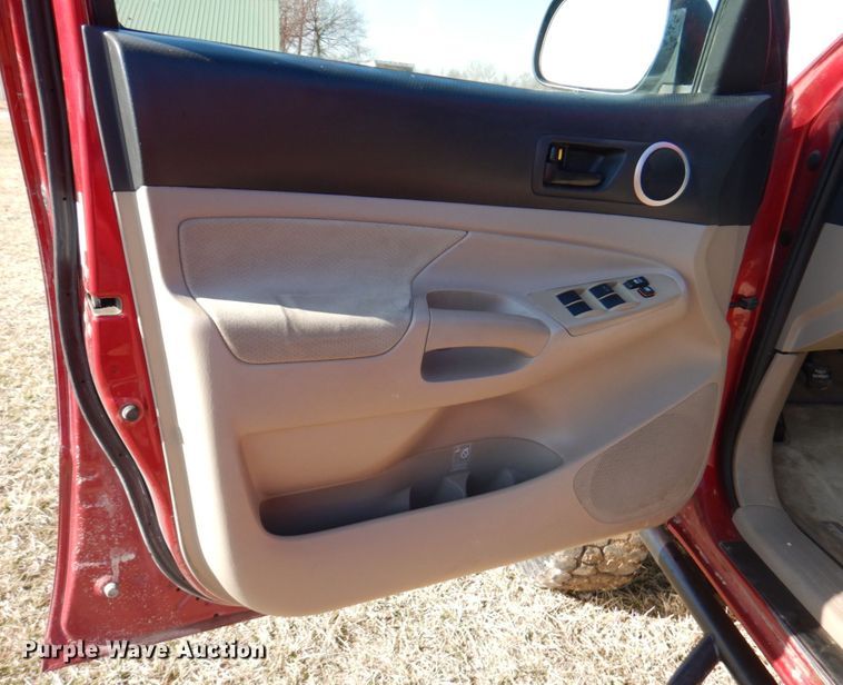 image for item DN1342 2006 Toyota Tacoma  Double Cab pickup truck