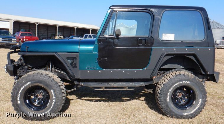 image for item DN1343 1995 Jeep Wrangler  SUV