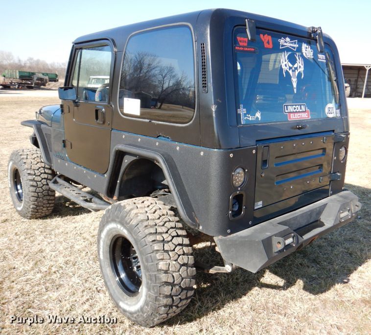 image for item DN1343 1995 Jeep Wrangler  SUV