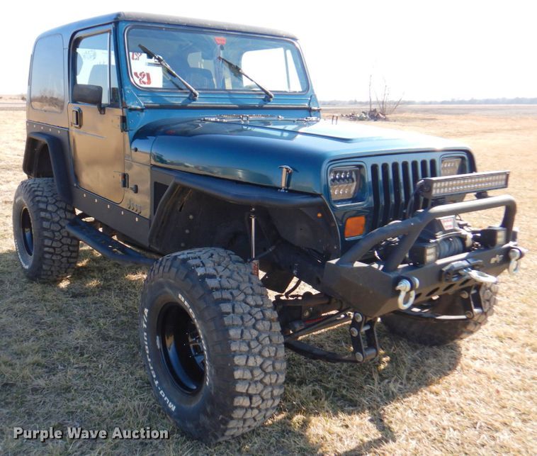 image for item DN1343 1995 Jeep Wrangler  SUV