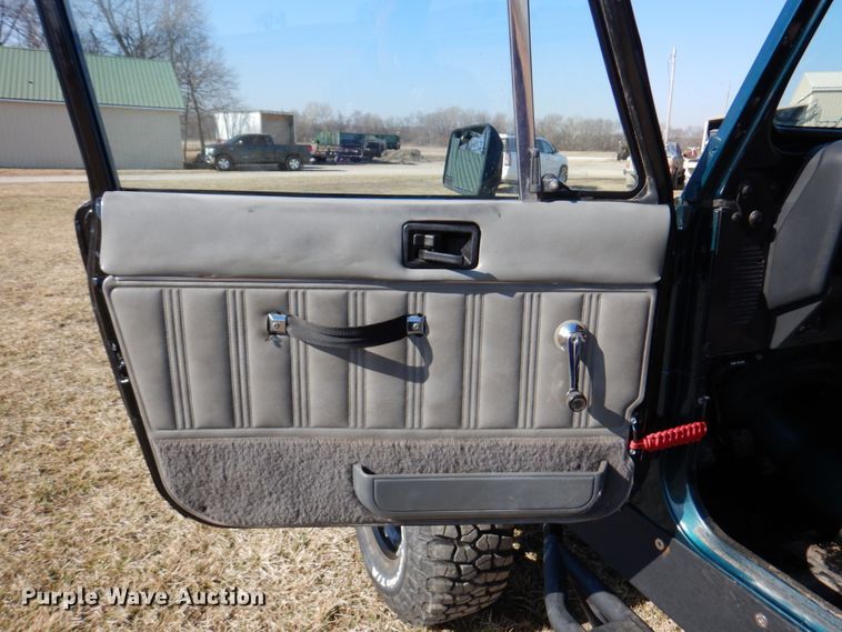 image for item DN1343 1995 Jeep Wrangler  SUV