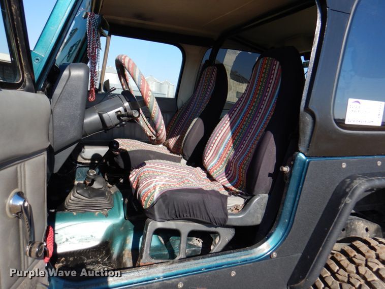 image for item DN1343 1995 Jeep Wrangler  SUV