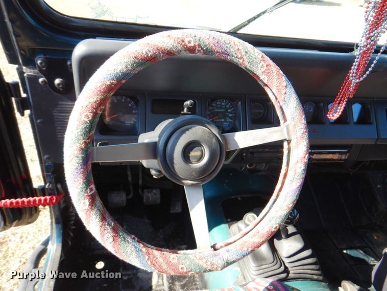 image for item DN1343 1995 Jeep Wrangler  SUV