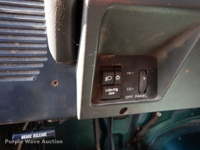 image for item DN1343 1995 Jeep Wrangler  SUV