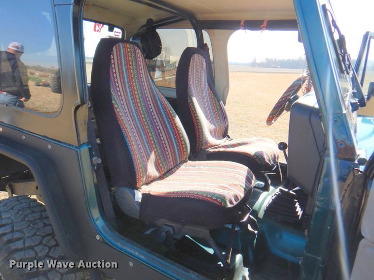 image for item DN1343 1995 Jeep Wrangler  SUV