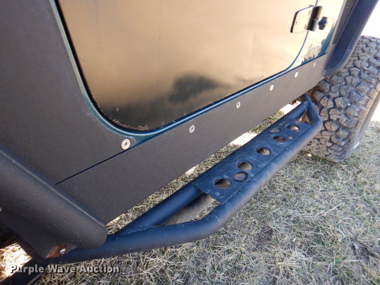 image for item DN1343 1995 Jeep Wrangler  SUV