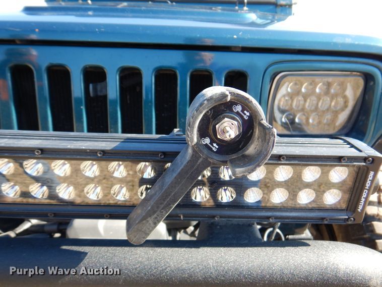image for item DN1343 1995 Jeep Wrangler  SUV