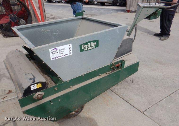 image for item DN1376 Turfco F15B Metermatic  top dresser