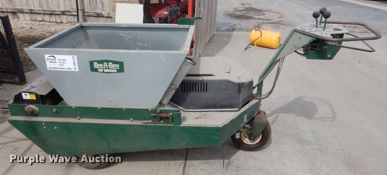 image for item DN1376 Turfco F15B Metermatic  top dresser