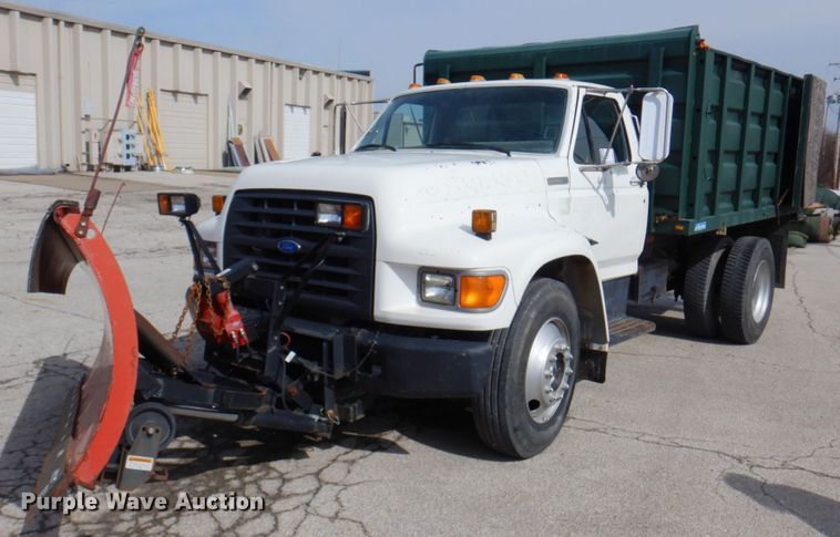image for item DN1377 1995 Ford F800  dump truck