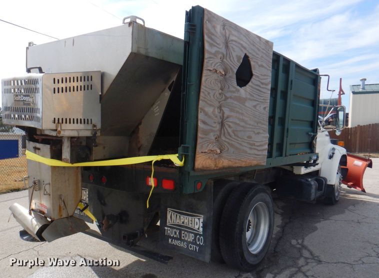 image for item DN1377 1995 Ford F800  dump truck