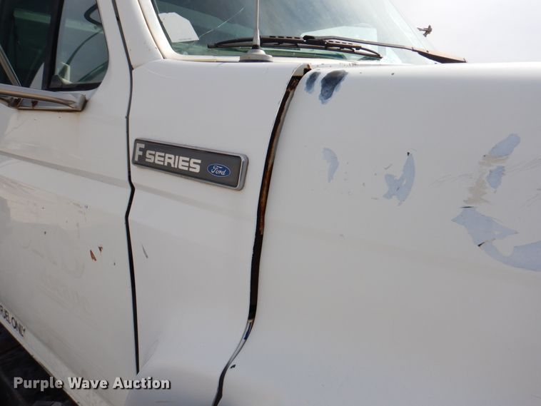 image for item DN1377 1995 Ford F800  dump truck