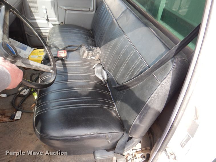 image for item DN1377 1995 Ford F800  dump truck