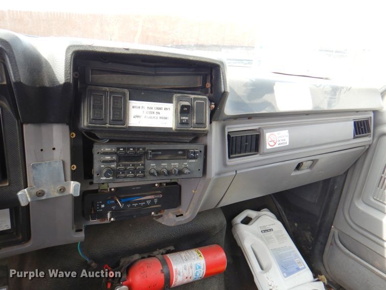 image for item DN1377 1995 Ford F800  dump truck