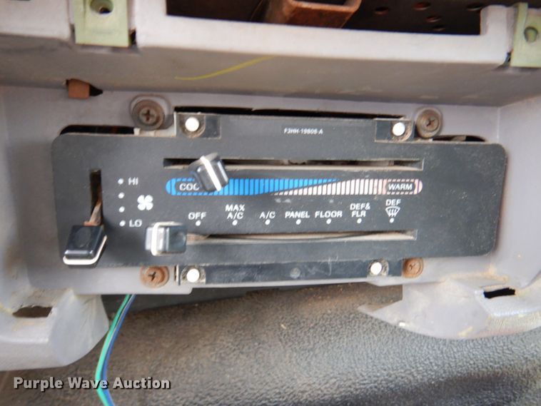 image for item DN1377 1995 Ford F800  dump truck