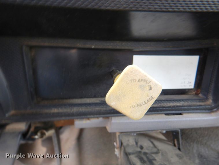 image for item DN1377 1995 Ford F800  dump truck