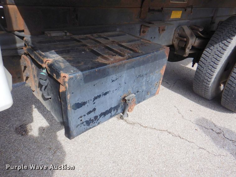 image for item DN1377 1995 Ford F800  dump truck