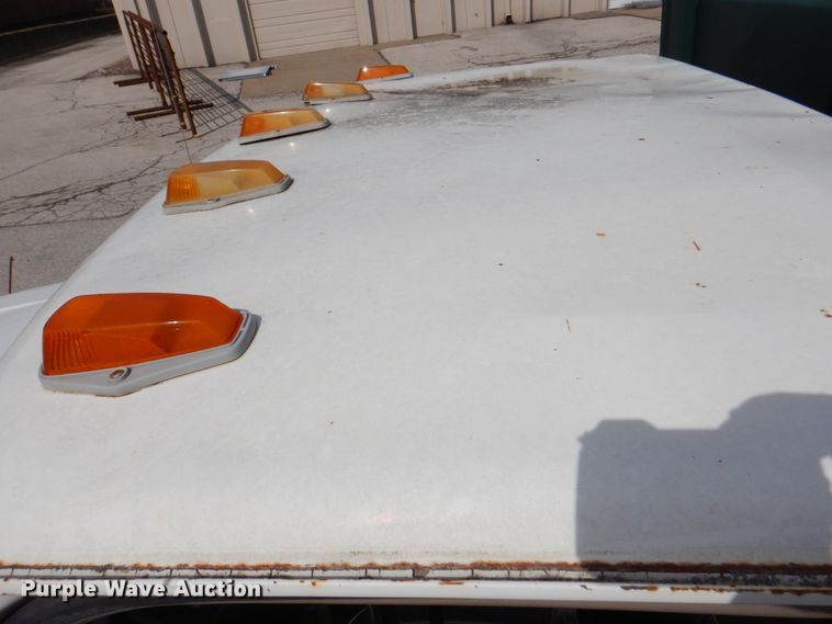 image for item DN1377 1995 Ford F800  dump truck