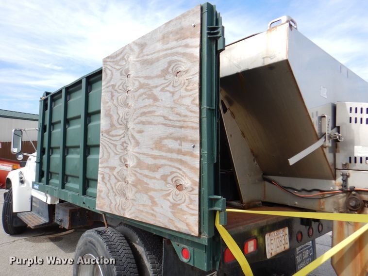 image for item DN1377 1995 Ford F800  dump truck