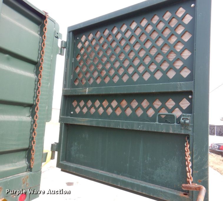 image for item DN1377 1995 Ford F800  dump truck