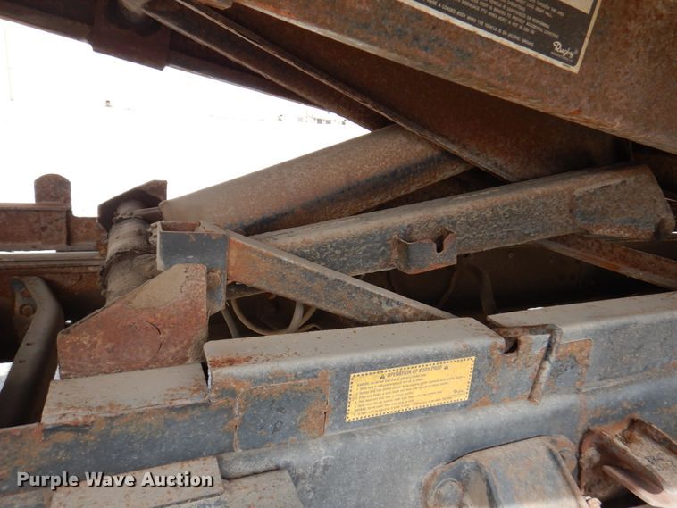 image for item DN1377 1995 Ford F800  dump truck