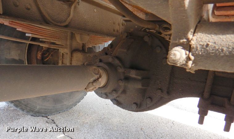 image for item DN1377 1995 Ford F800  dump truck