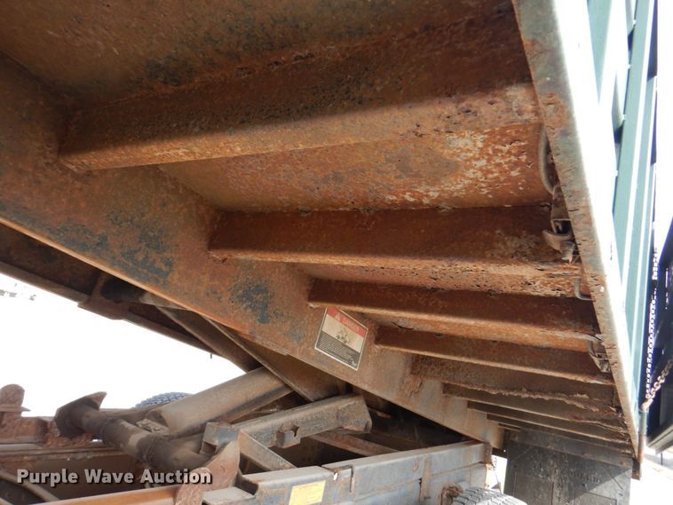 image for item DN1377 1995 Ford F800  dump truck