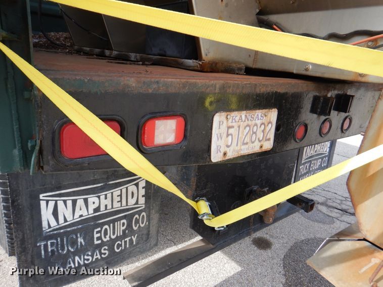 image for item DN1377 1995 Ford F800  dump truck