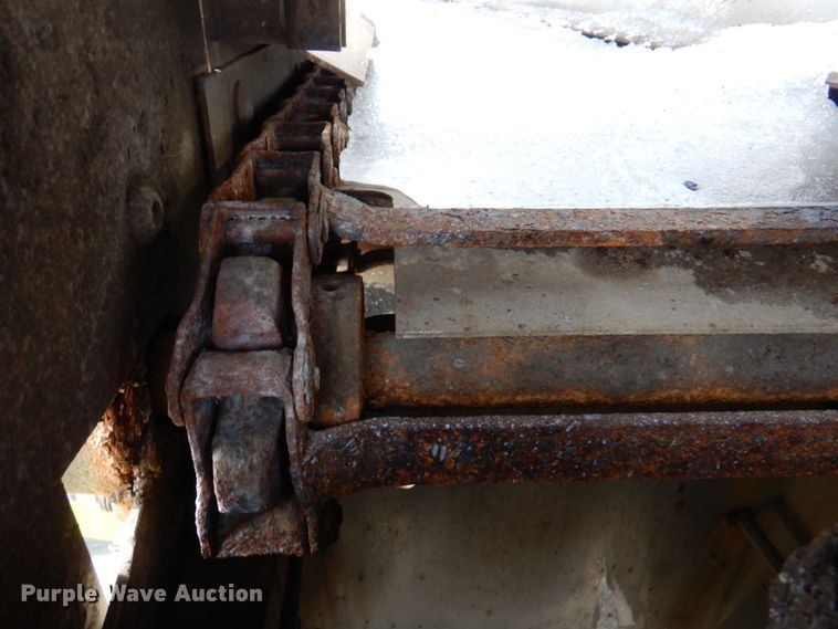 image for item DN1377 1995 Ford F800  dump truck