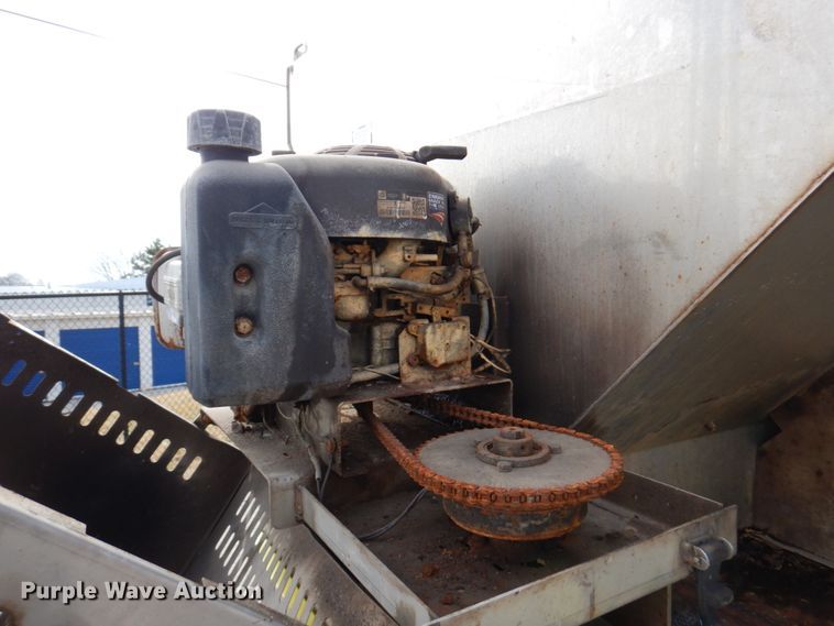 image for item DN1377 1995 Ford F800  dump truck