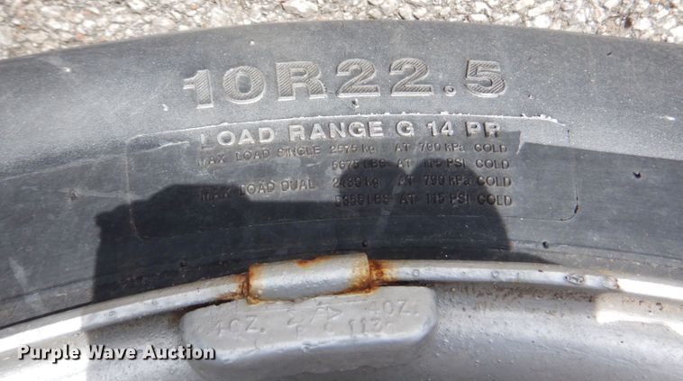 image for item DN1377 1995 Ford F800  dump truck