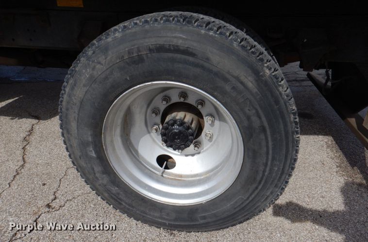 image for item DN1377 1995 Ford F800  dump truck