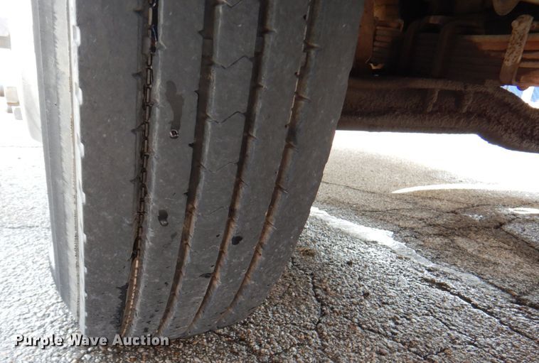 image for item DN1377 1995 Ford F800  dump truck