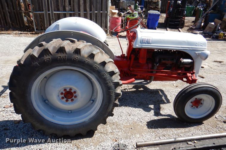 image for item DN1425 Ford  tractor