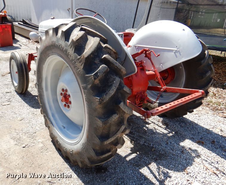 image for item DN1425 Ford  tractor