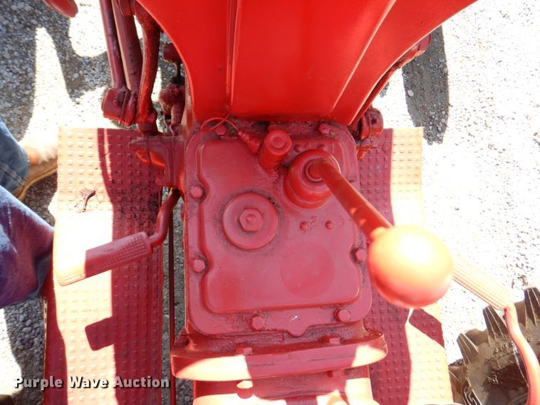 image for item DN1425 Ford  tractor