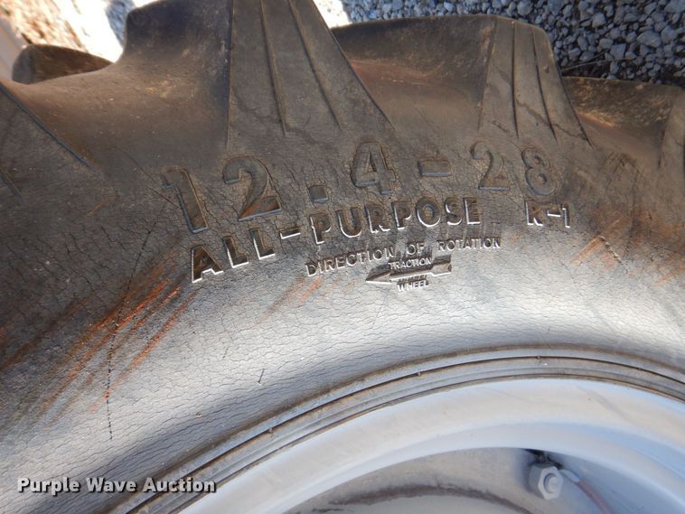 image for item DN1425 Ford  tractor