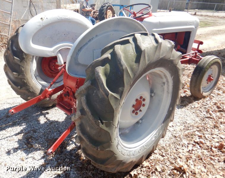 image for item DN1427 Ford  tractor