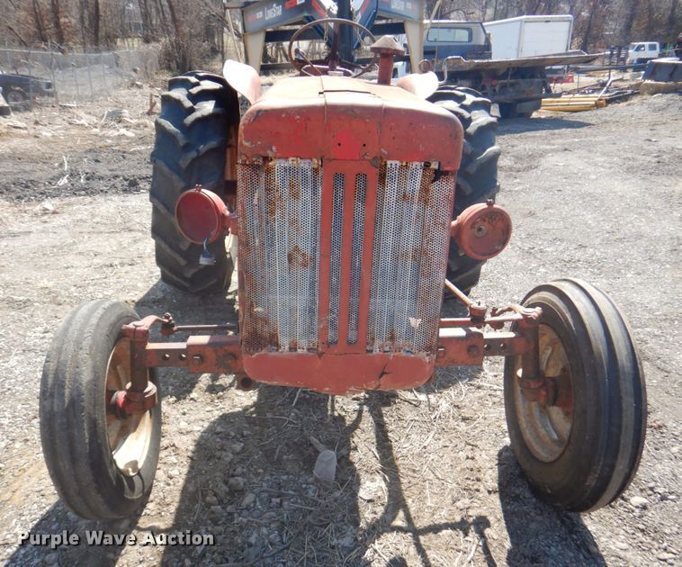 image for item DN1432 International B414  tractor