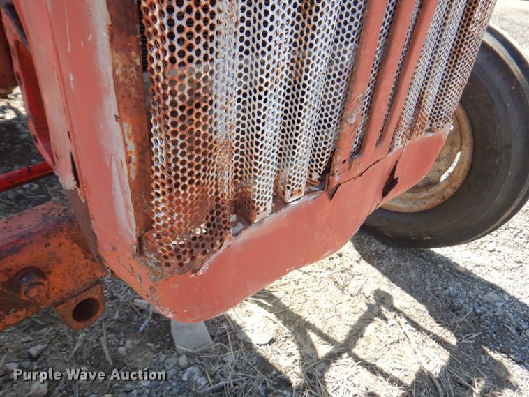 image for item DN1432 International B414  tractor