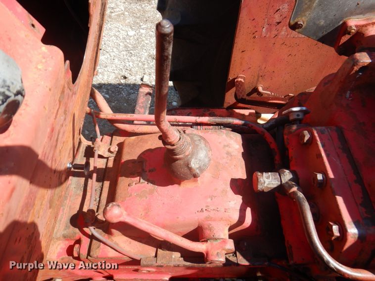image for item DN1432 International B414  tractor