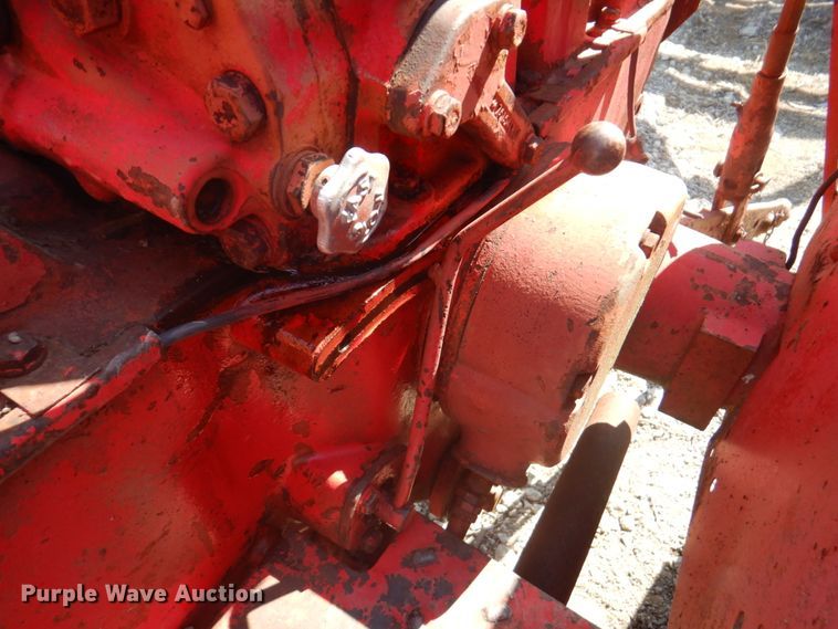 image for item DN1432 International B414  tractor