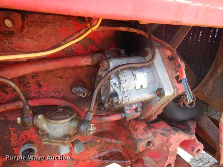 image for item DN1432 International B414  tractor