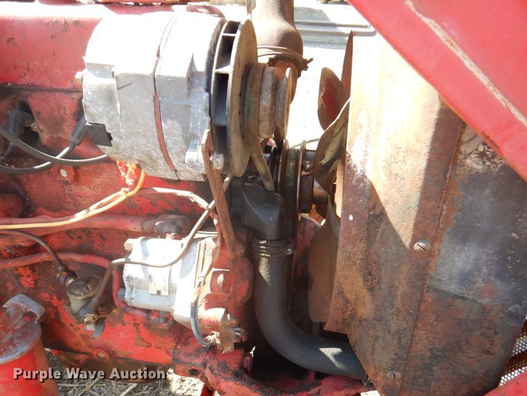 image for item DN1432 International B414  tractor