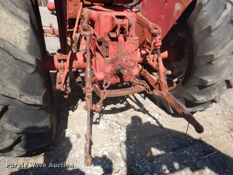 image for item DN1432 International B414  tractor