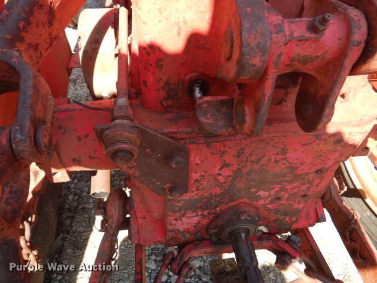 image for item DN1432 International B414  tractor