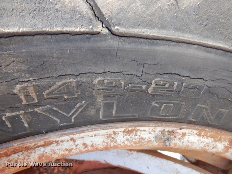 image for item DN1432 International B414  tractor