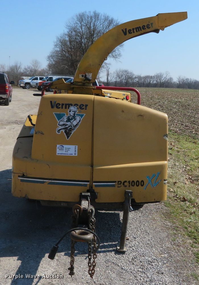 image for item DN7915 2005 Vermeer BC1000XL  wood chipper