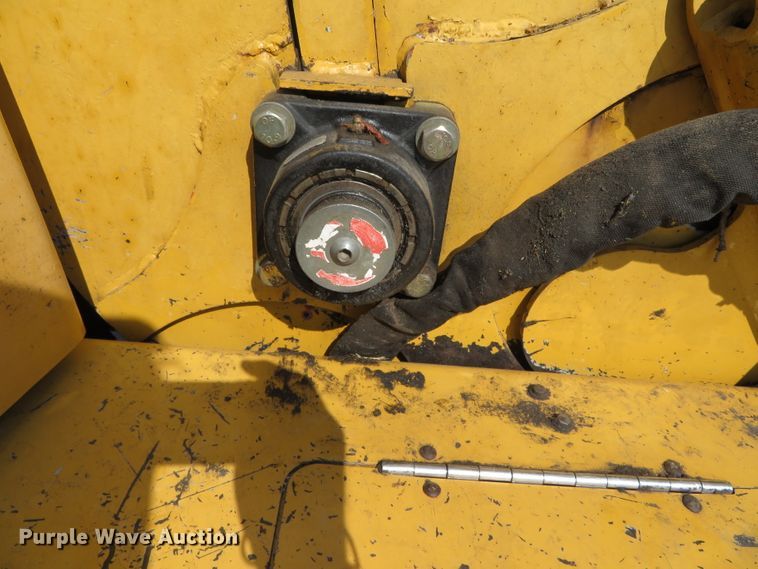 image for item DN7915 2005 Vermeer BC1000XL  wood chipper